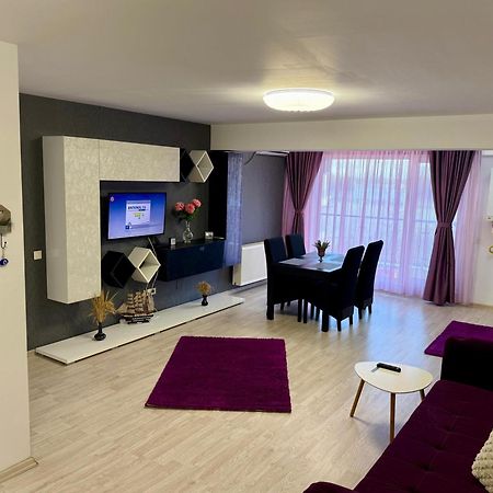 Airport Apartment 70 Squared Meters Otopeni Eksteriør billede