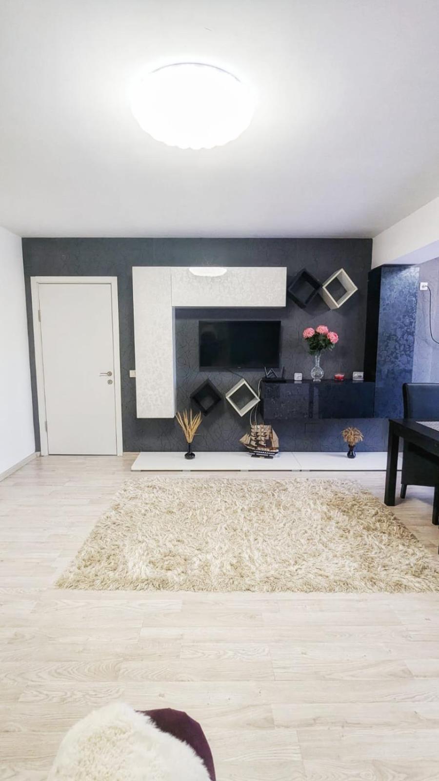 Airport Apartment 70 Squared Meters Otopeni Eksteriør billede